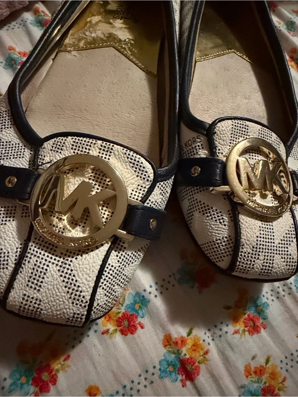 💜Michael Kors Fulton Moc flats featuring the brand's signature logo Size:8.5M
